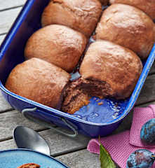 Rohrnudeln mit Pflaumen