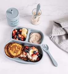Banana pancakes with cinnamon yoghurt  (9 months+)