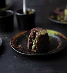 Tortino di cioccolato e matcha con cuore morbido