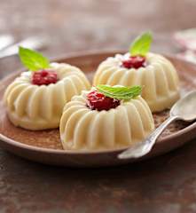 Petits gâteaux de semoule à la framboise