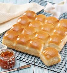 Roti Sobek Manis (Soft Sweet Buns)