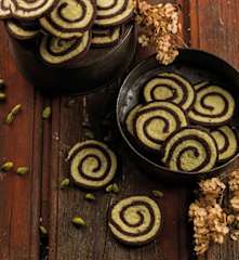 Biscoitos de pistácio e cacau em espiral