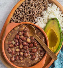 Frijoles verdes con carne en polvo
