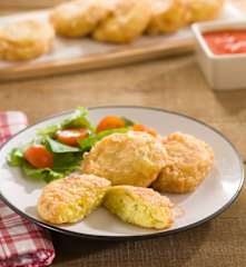 Maakouda (buñuelos de patata)