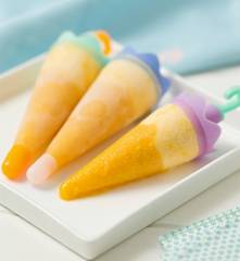 Yoghurt and fruit popsicles