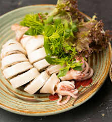 Mực trứng nhồi thịt hấp