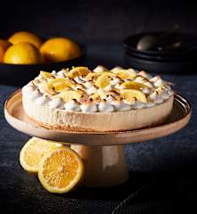 Pay de limón helado con merengue italiano