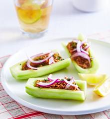 Chalupitas de pepino y atún