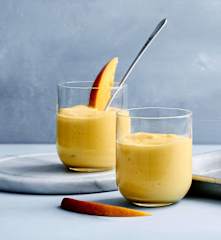 Mango and ginger smoothie