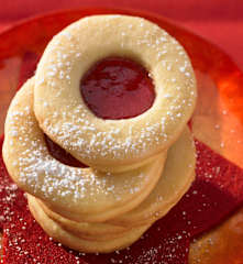 Buttergebäck zum Ausstechen mit Varianten Terassenplätzchen und Ochsenaugen