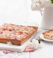 Tarta z ricottą i rabarbarem