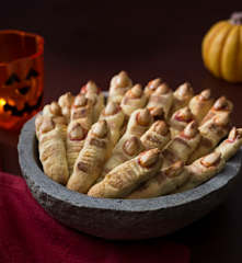 Spooky shortbread fingers