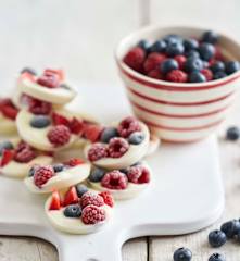 Iogurte gelado com frutos vermelhos