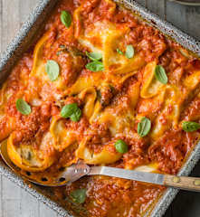 Three Cheese Conchiglioni with Tomato Sauce - Conchiglioni ai tre formaggi e salsa al pomodoro