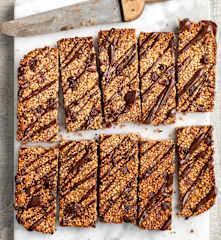 Quinoa, Banana, Cranberry and Chia Granola Bars