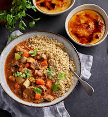 Menú: Cuscús de cordero y verduras. Crema catalana