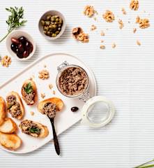 Oliventapenade mit Walnüssen