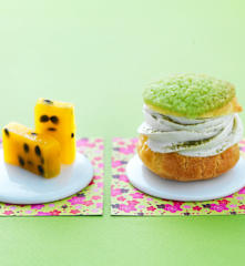 Choux au thé matcha, cœur fruit de la Passion