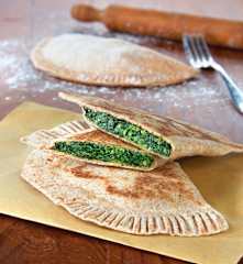 Cassoni integrali ripieni di spinaci
