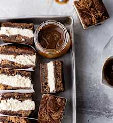 Erdnussbutter-Brownie-Eiscreme-Sandwiches