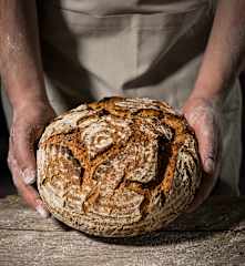 Pane di segale e erbe aromatiche