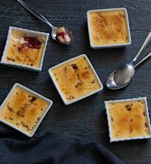 Rhubarb and ginger crème brûlée