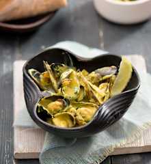 Małże w mleku kokosowym i curry