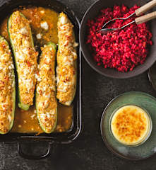 Menü: Rohkostsalat, Gefüllte Zucchini mit Couscous; Crema Catalana