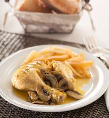 Pollo al azafrán con champiñones