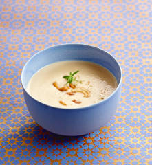 Velouté de poulet à la noix de cajou