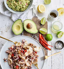 Salada de lulas grelhadas com guacamole