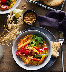 Kürbis-Hummus-Bowl mit Hähnchen