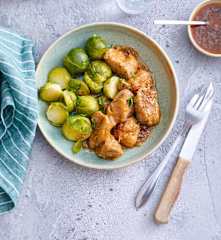 Sauté de porc au caramel et choux de Bruxelles