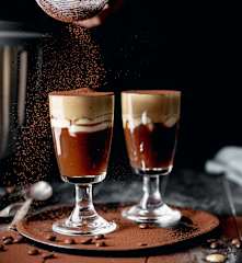 Kawa po koreańsku z whisky (Irish dalgona coffee)