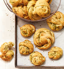 Nœuds à l'ail et au persil