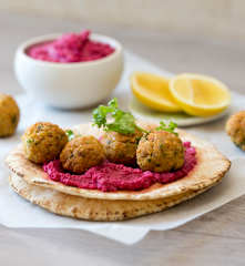 Falafel with beetroot hommus