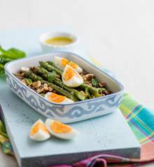 Salada de espargos e lentilhas