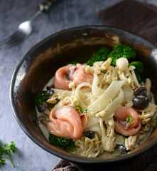 奶油燻鮭魚蘿蔔麵