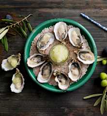 Oysters with lime granita