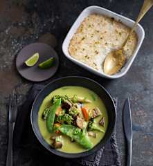 Grünes Thai-Curry mit Zitronengras-Reis