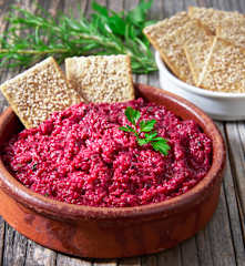 Hummus di barbabietola (vegan)