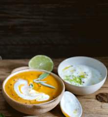Soupe de patates douces, lait de coco et sauge
