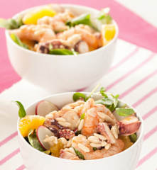 Ensalada templada de berros con pulpo y langostinos para dos