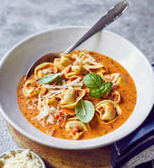Tortellini-Tomatensuppe