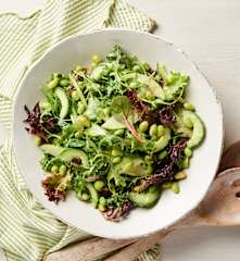 Insalata verde con mele, lime e vinaigrette