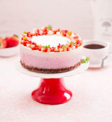 Sernik truskawkowy na zimno