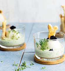 Œufs à la sauce aux herbes et biscuits de Pâques
