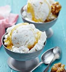 Joghurt-Walnuss-Eis mit Honig