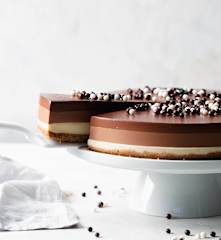 Tarta a los tres chocolates