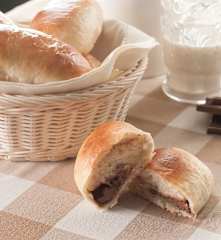 Bollos de leche rellenos de chocolate